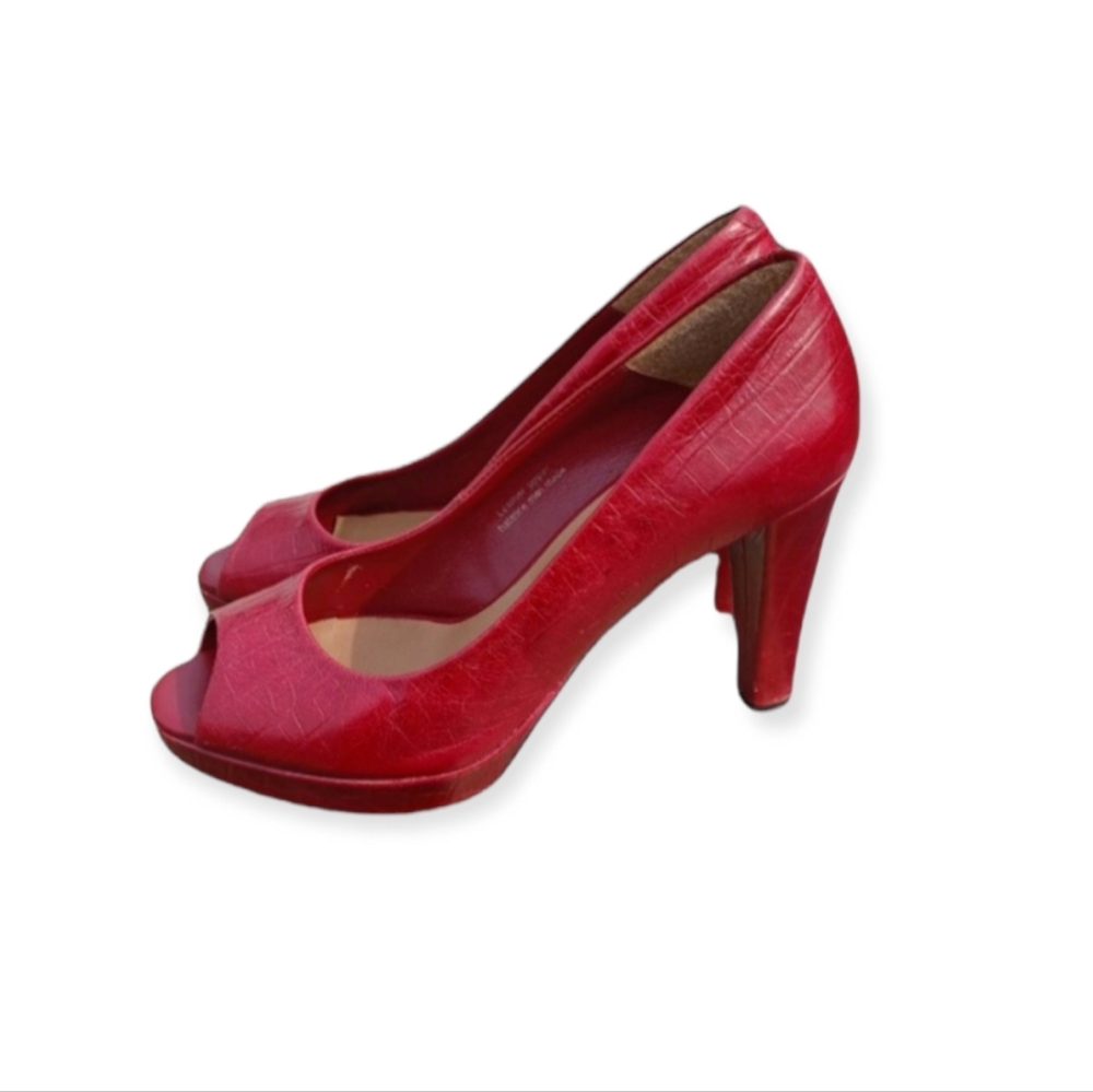 LeChateau  Retro Red Embosed leather shoes